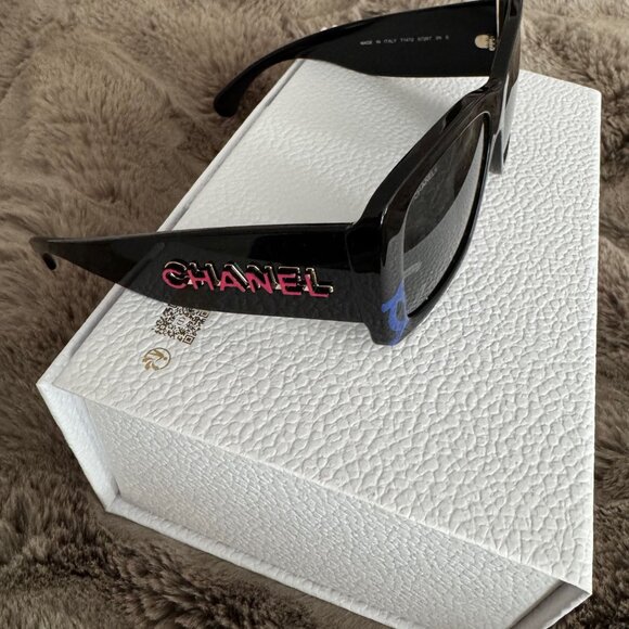 Chanel Vintage black, blue and pink sunglasses with original case - Picture 3 of 12